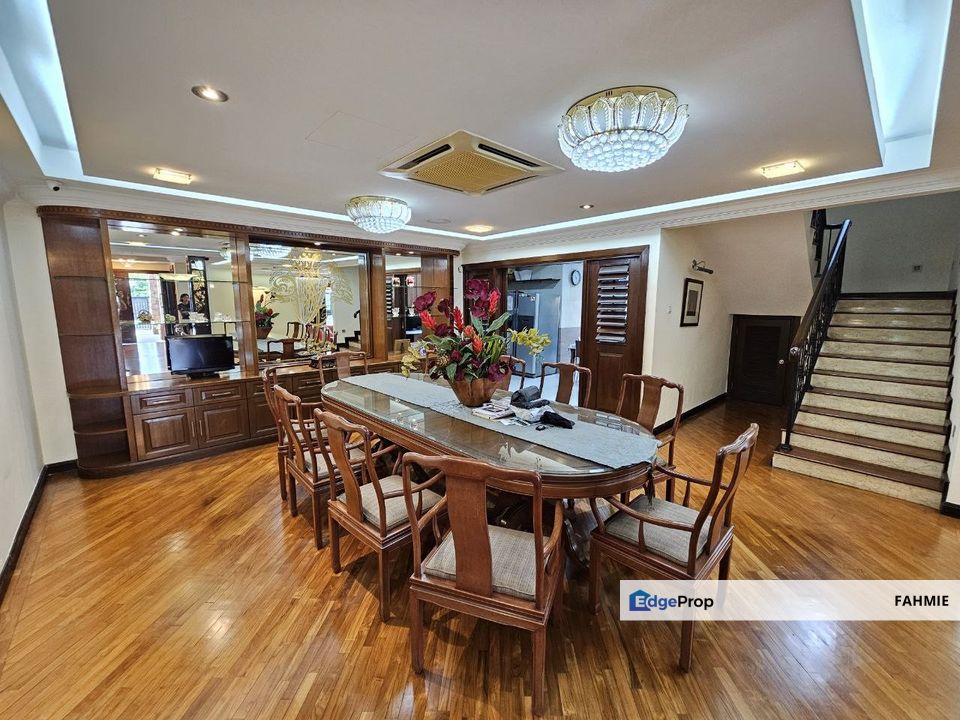 Huge land area. 2 villas. Taman Tasik Titiwangsa. Titiwangsa. , Kuala Lumpur, Titiwangsa 