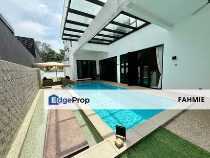 Swimming pool. Freehold. Country Heights. Kajang. , Selangor, Country Heights