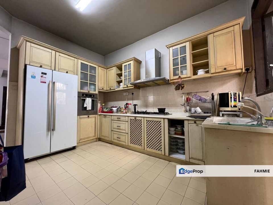 End lot. Non bumi lot. Seksyen 5. Kota Damansara. , Selangor, Kota Damansara