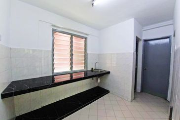 Flat PKNS, Seksyen 7