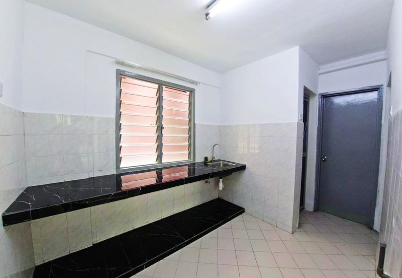 Flat PKNS, Seksyen 7