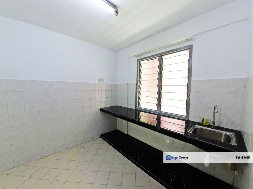 Tingkat 1. Blok 6. Flat PKNS. Seksyen 7. Shah Alam. , Selangor, Shah Alam