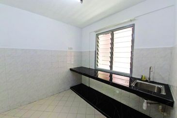 Flat PKNS, Seksyen 7