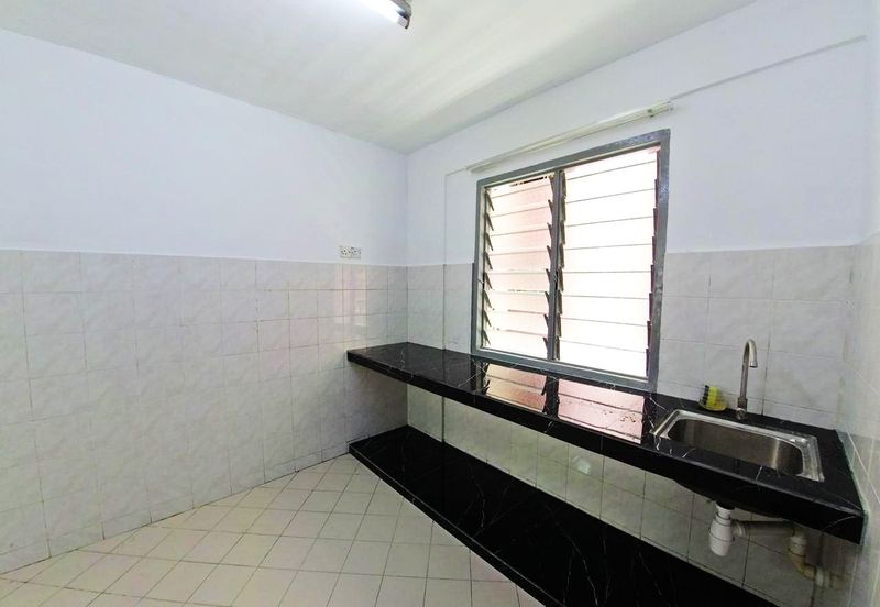 Flat PKNS, Seksyen 7