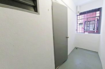 Flat PKNS, Seksyen 7