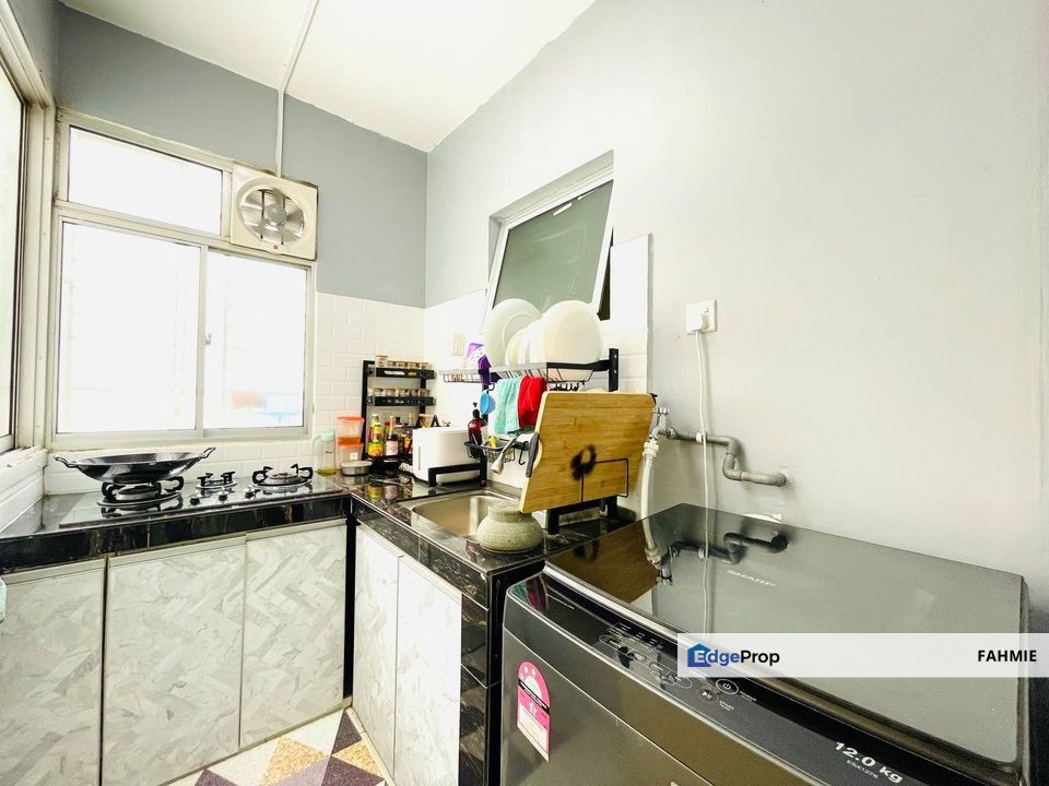 Fully renovated. De Bayu Apartment. Setia Alam. , Selangor, Shah Alam