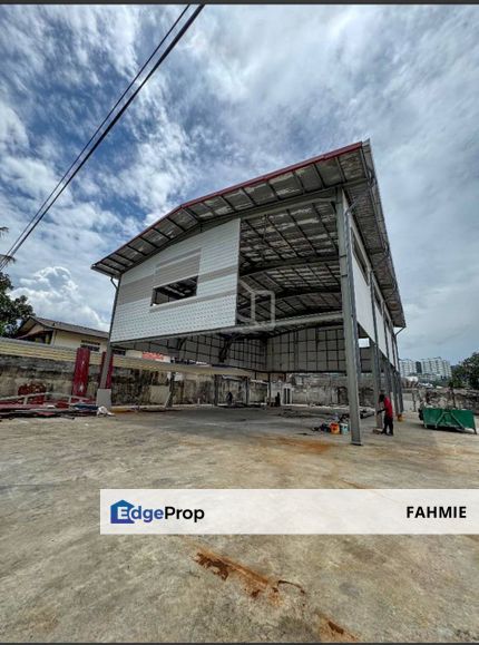 Facing main road. Warehouse. Kampung Cheras Baru. Cheras. , Kuala Lumpur, Cheras