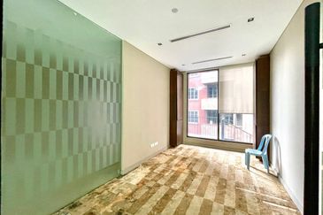 Freehold. Commercial bungalow. Bukit Ceylon. Jalan Raja Chulan. 