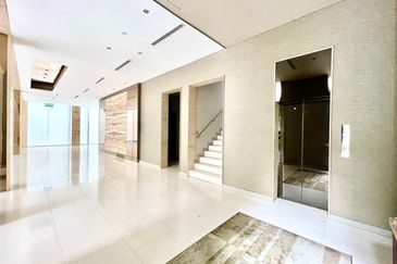 Freehold. Commercial bungalow. Bukit Ceylon. Jalan Raja Chulan. 