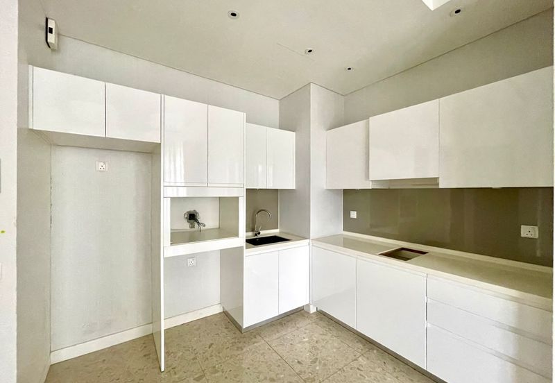 Freehold. Commercial bungalow. Bukit Ceylon. Jalan Raja Chulan. 