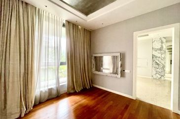 Freehold. Commercial bungalow. Bukit Ceylon. Jalan Raja Chulan. 