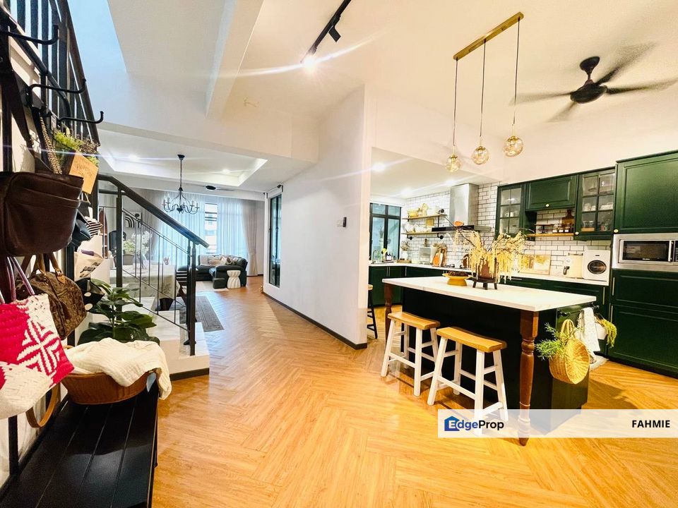 Fully renovated. Move in condition. Taman Saujana KLIA. Sepang. , Selangor, Sepang