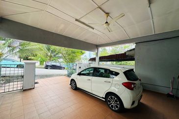 Pantai Dalam Kampung Kerinchi