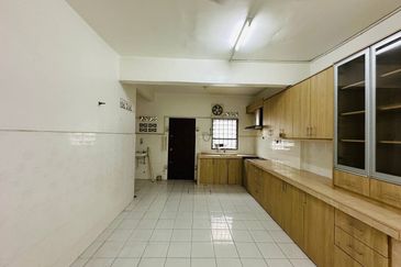 Pantai Dalam Kampung Kerinchi