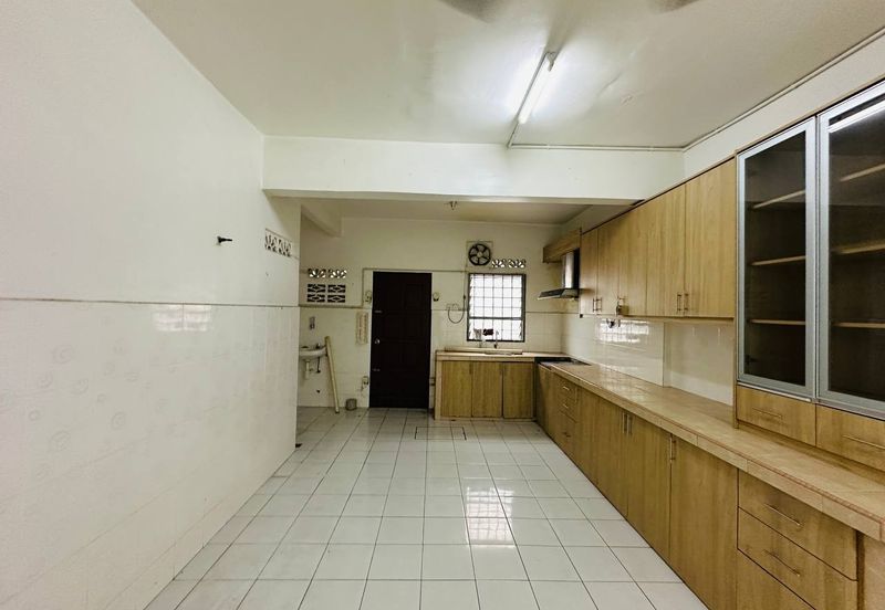 Pantai Dalam Kampung Kerinchi