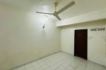 Pantai Dalam Kampung Kerinchi