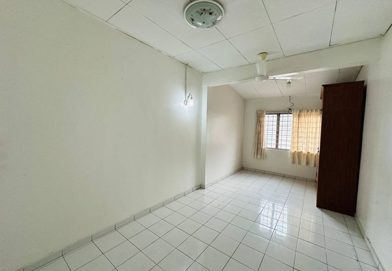 Pantai Dalam Kampung Kerinchi