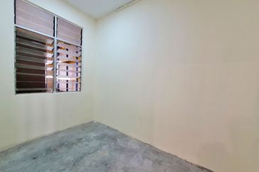 Paling murah. Berhadapan taman permainan. Saujana Damansara. Damansara Damai. 