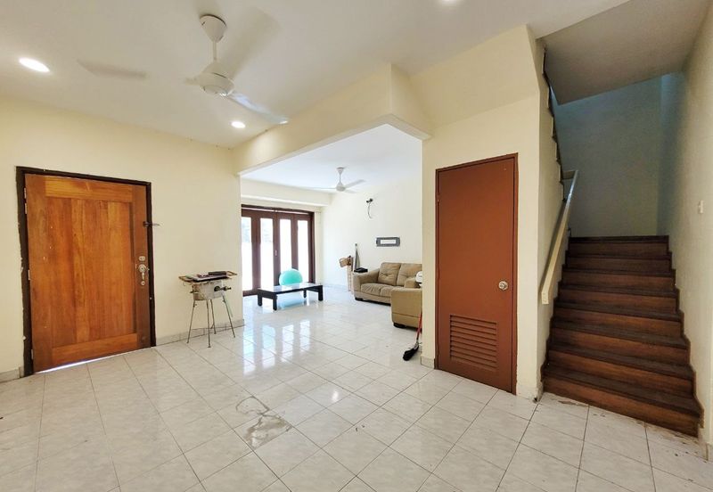 Paling murah. Berhadapan taman permainan. Saujana Damansara. Damansara Damai. 