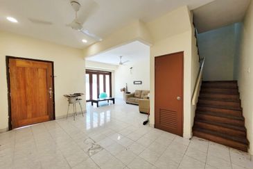 Paling murah. Berhadapan taman permainan. Saujana Damansara. Damansara Damai. 