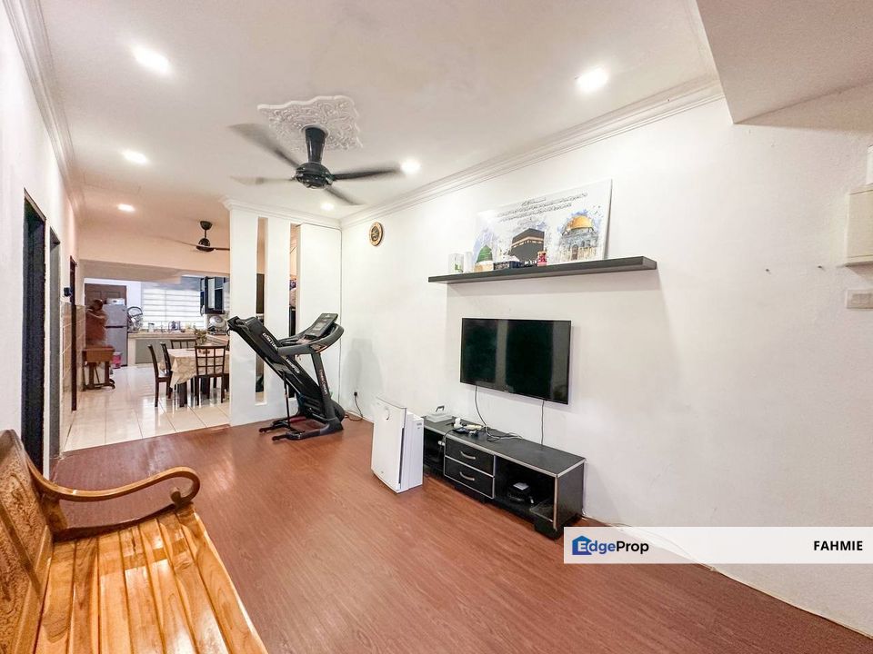 Fully renovated. Taman Desa Ayer Hitam. Puchong. , Selangor, Puchong