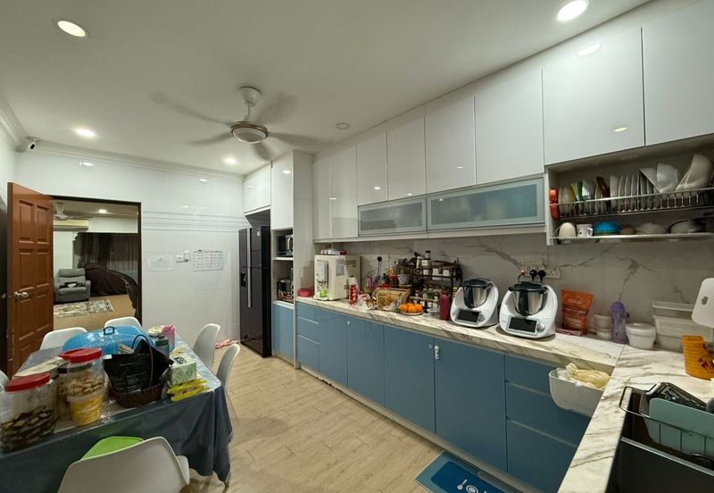 Seksyen 11, Kota Damansara