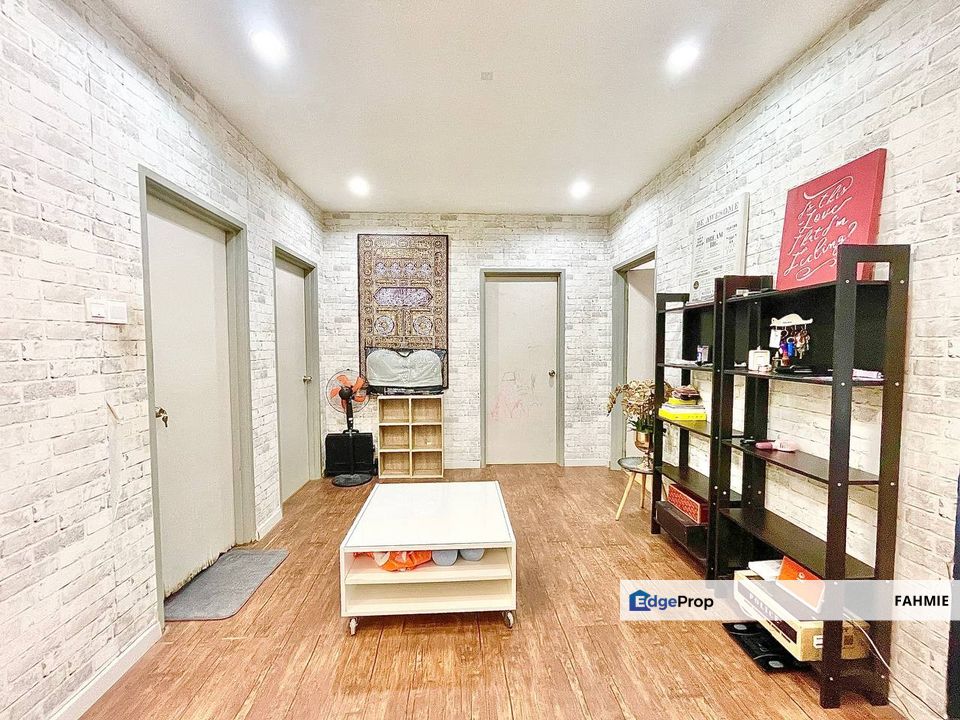 Fully renovated. 2 parking lots. Penaga. Taman Raintree. Batu Caves. , Selangor, Batu Caves 