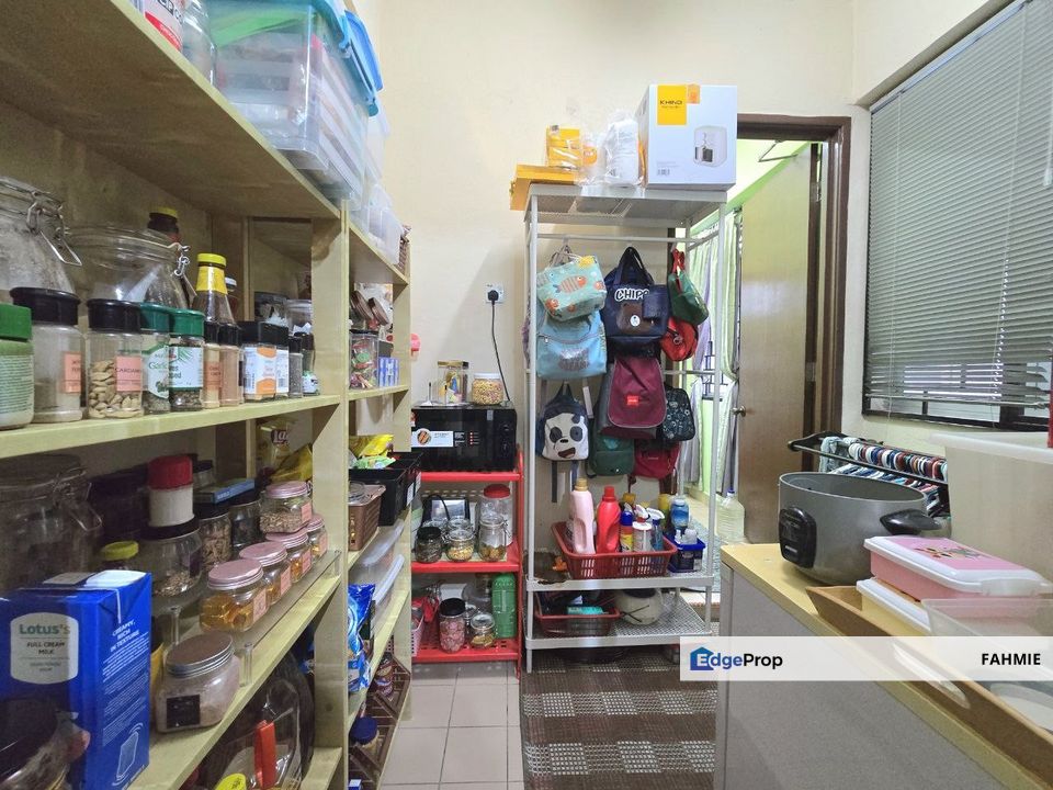 Corner unit. 2 parking lots. Sri Lojing Condominium. Wangsa Maju. , Kuala Lumpur, Wangsa Maju