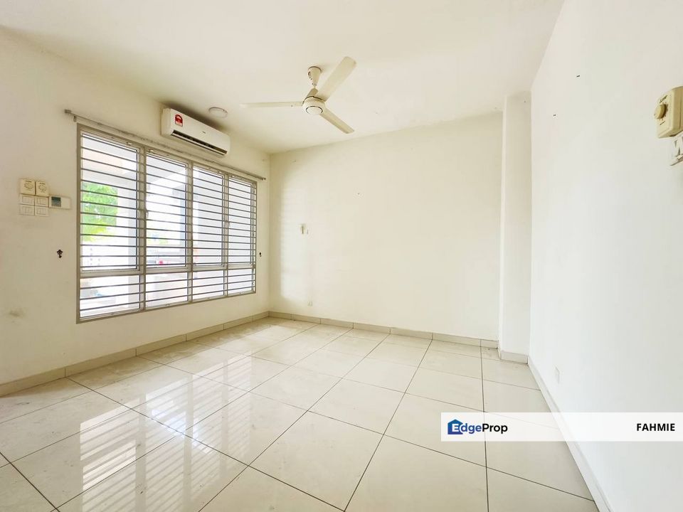 Not facing other house. Non bumi lot. Marbella. D'Kayangan. Shah Alam. , Selangor, Shah Alam