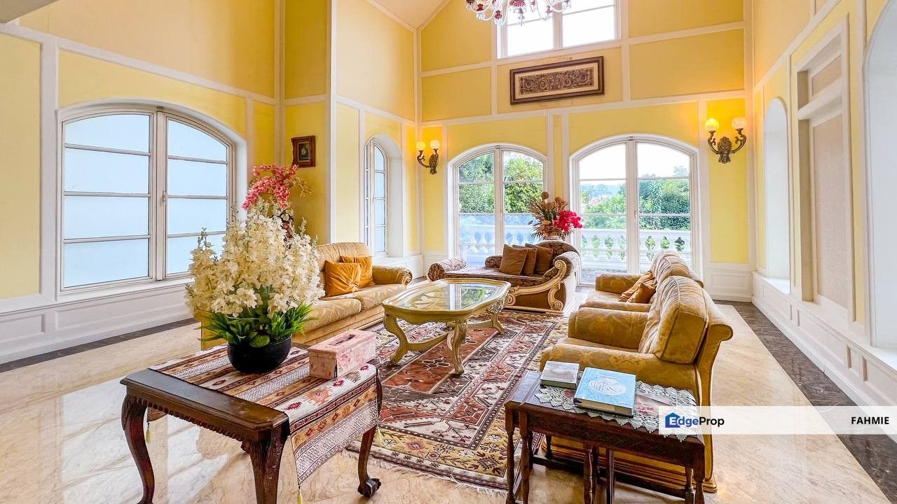 Corner lot. Freehold. Fully renovated with lap pool. Taman Melawati. , Kuala Lumpur, Ampang