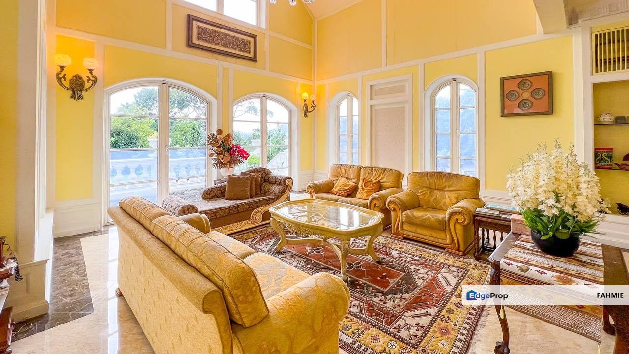 Corner lot. Freehold. Fully renovated with lap pool. Taman Melawati. , Kuala Lumpur, Ampang