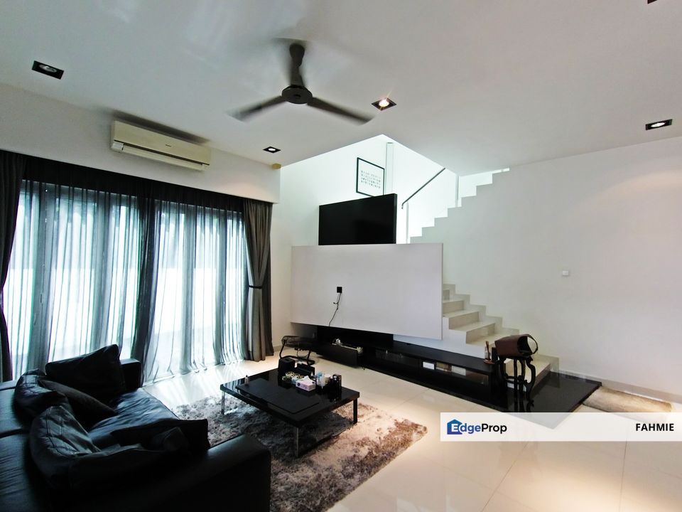 Fully renovated. End lot. Non bumi lot. Duta Suria. Ampang. , Selangor, Ampang