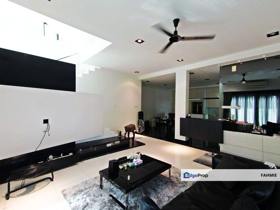 Fully renovated. End lot. Non bumi lot. Duta Suria. Ampang. , Selangor, Ampang