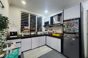 Persiaran Puncak Alam 1 