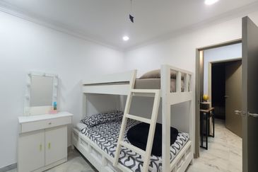 Persiaran Puncak Alam 1 