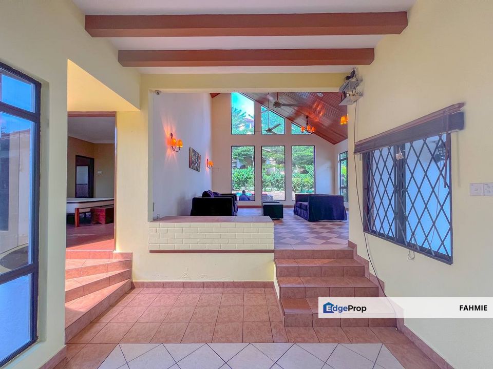 Private pool. Non bumi lot. SBCR. Bandar Saujana Utama. Sungai Buloh. , Selangor, Sungai Buloh