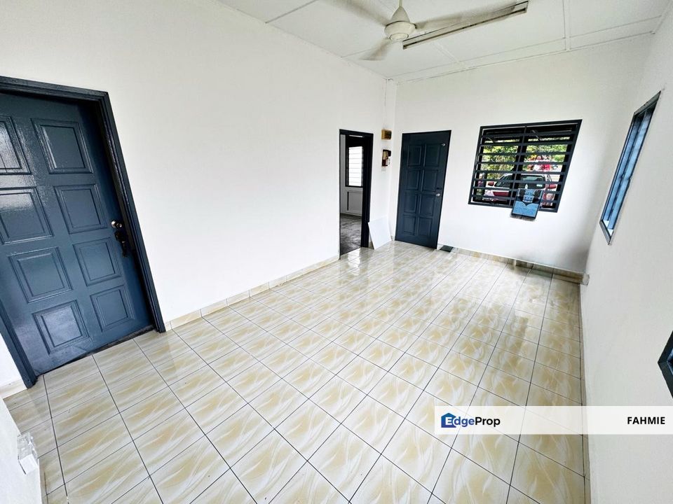 End lot. Repainted. Seksyen 1. Bandar Baru Bangi. Bangi. , Selangor, Bangi