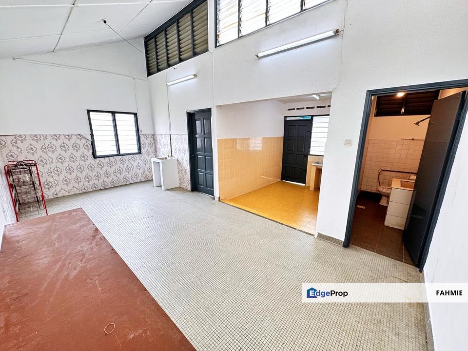 End lot. Repainted. Seksyen 1. Bandar Baru Bangi. Bangi. , Selangor, Bangi