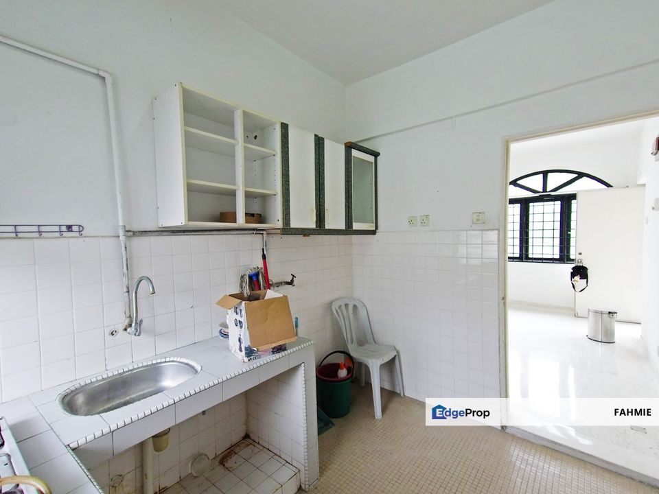 Non bumi lot. Tudor Court. Ampang. , Selangor, Ampang