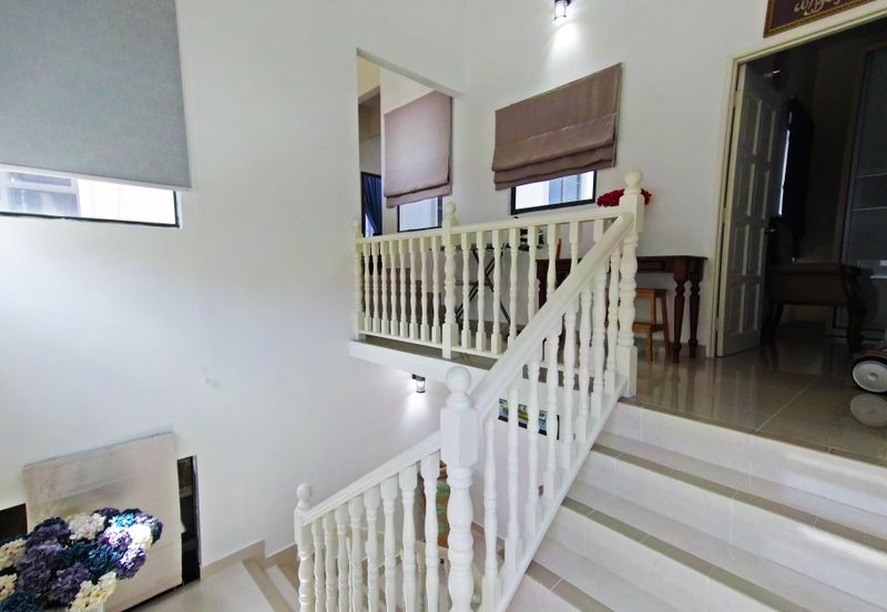 Puncak Pinggiran Putra