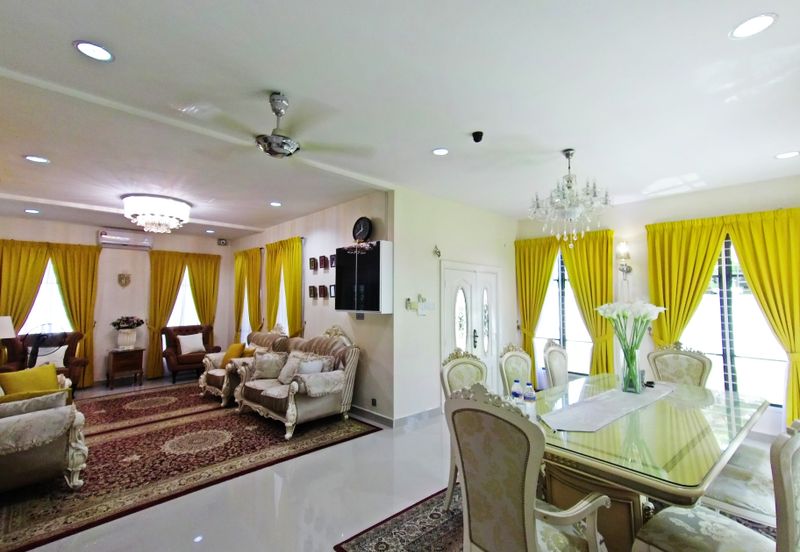 Puncak Pinggiran Putra