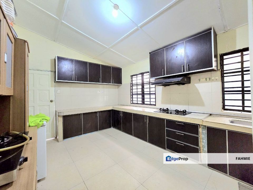 Corner lot. Taman Cempaka. Ampang. , Selangor, Ampang