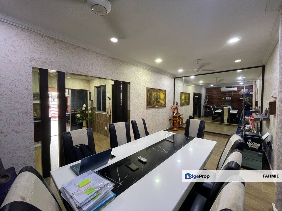 Fully renovated. Non bumi lot. Seksyen 2. Shah Alam. , Selangor, Shah Alam