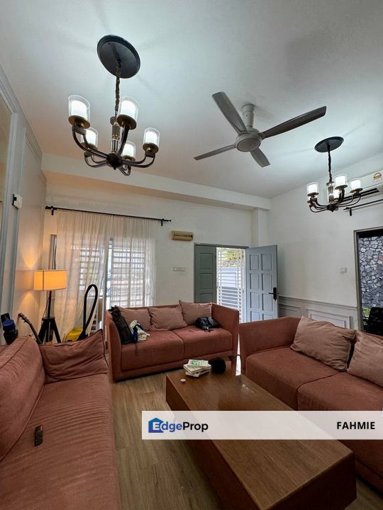 Corner lot. Fully renovated. Taman Ukay Perdana. Ampang. , Selangor, Ampang