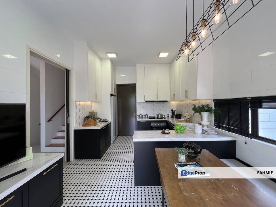 Corner lot. Not facing other house. Fully furnished. Freehold. The Mulia Residences. Cyberjaya. , Selangor, Cyberjaya