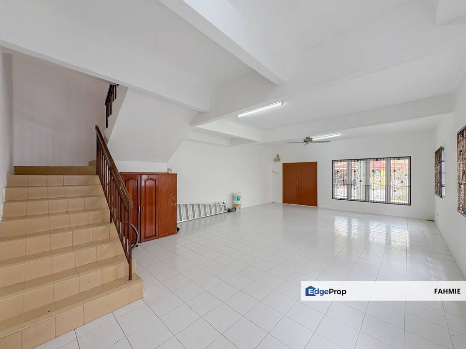 End lot. Seksyen 3. Bandar Baru Bangi. Bangi. , Selangor, Bangi