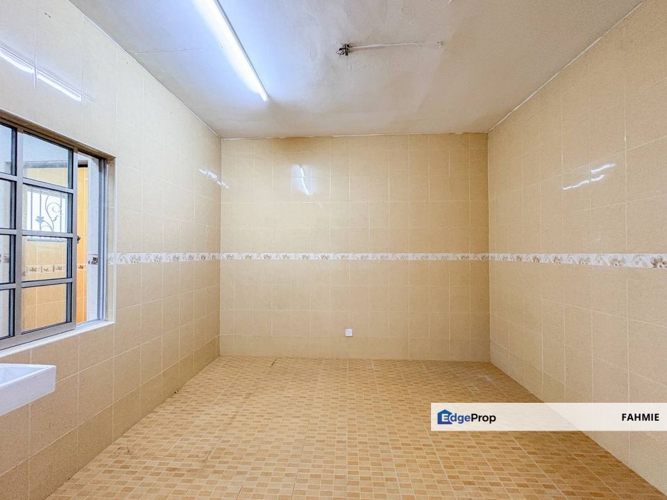 End lot. Seksyen 3. Bandar Baru Bangi. Bangi. , Selangor, Bangi