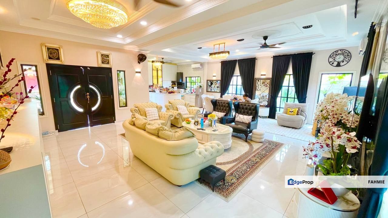 Corner lot. Fully renovated. Private pool. Kampung Pandan Dalam. Ampang. , Selangor, Ampang