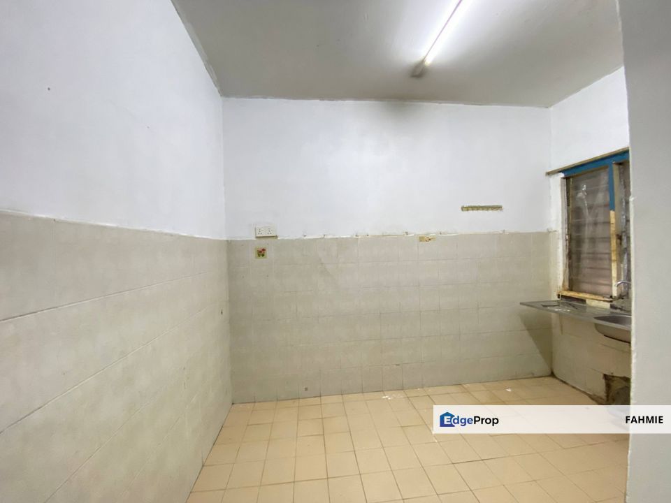 Tak mengadap rumah lain. Freehold. Seksyen 2. Bandar Bukit Mahkota. Bangi., Selangor, Bangi