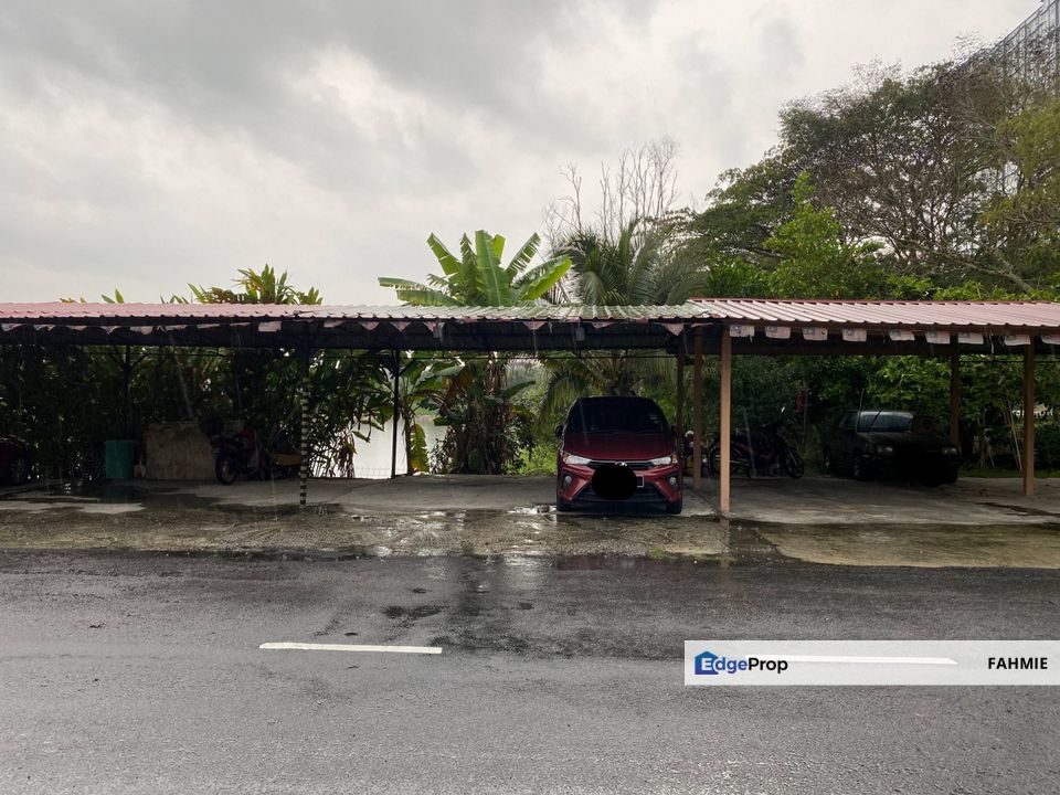Tak mengadap rumah lain. Freehold. Seksyen 2. Bandar Bukit Mahkota. Bangi., Selangor, Bangi